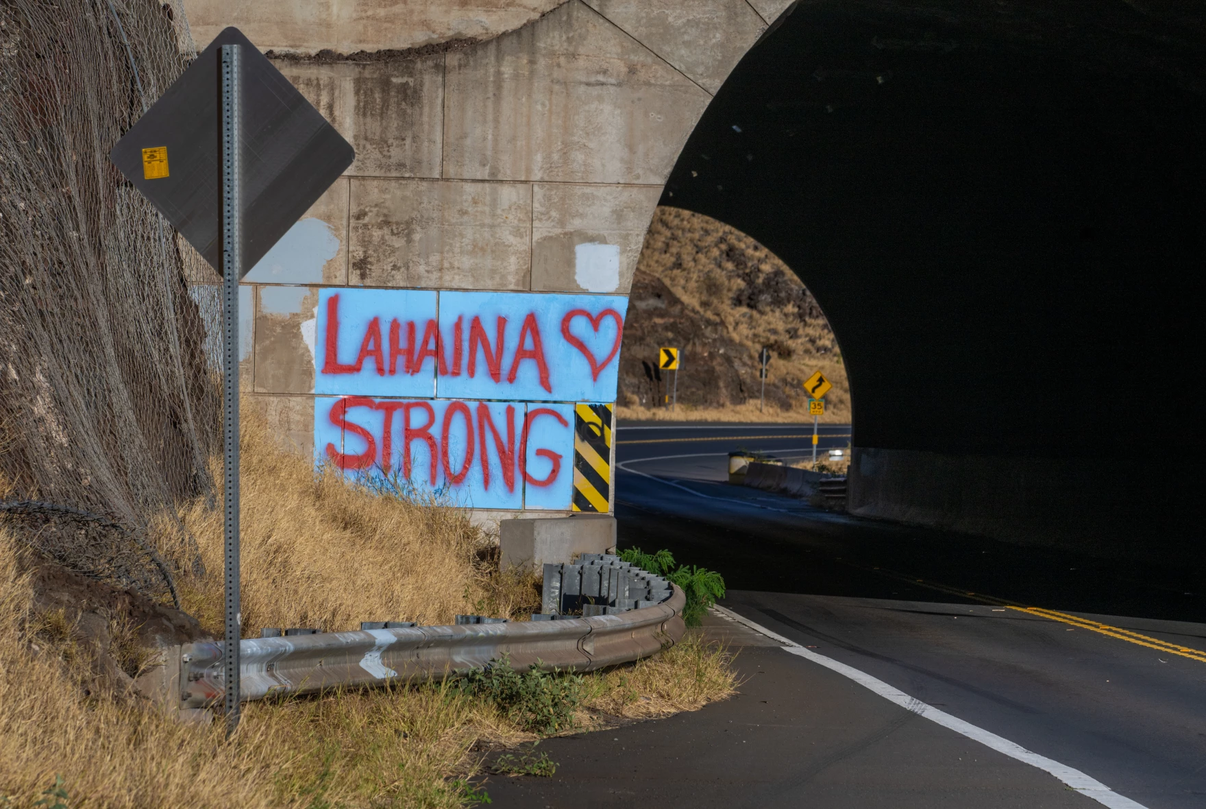Lahaina strong sign on the highway
